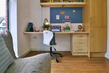 Apartment Classic 1-bed Balcony - Image 4