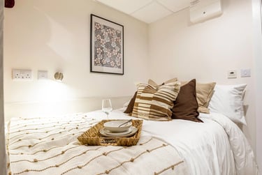 Classic Studio Plus (Floors 20-29) - Image 8