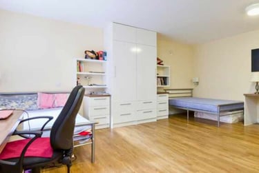 Studio Twin - Image 4