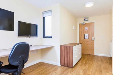 Studio Deluxe at The Hub, 21-25 South Lambeth Road, Vauxhall, London, SW81SU - Image 6