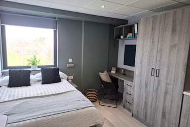 Large Studio - Image 1