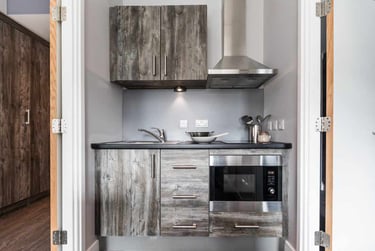 Silver Ensuite - Image 7