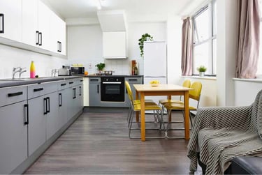 Shared Apartment Classic at Northernhay House, Northernhay Place, City Centre, Exeter, EX43RY - Image 4