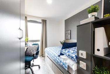 Classic En Suite - Image 2