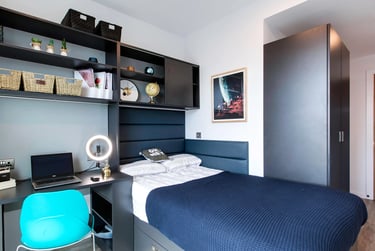 Classic En Suite - Image 1