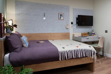 Large Double Studio - Image 1