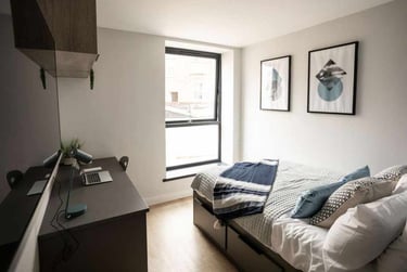 Townhouse Deluxe En-suite at Boutique Student Living - Exeter, 10 Blackboy Road, St James, Exeter, EX46SG - Image 1