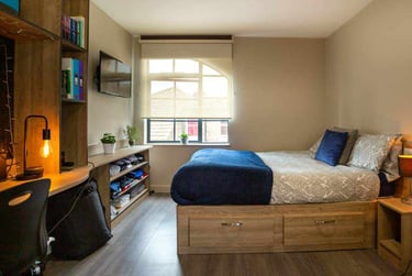 Large Sea View Penthouse - Image 2