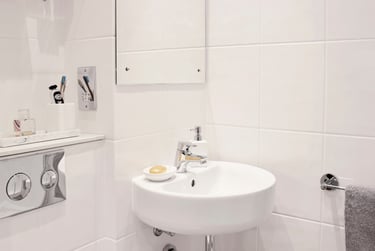 Studio Gold Deluxe at Lace Market Studios, 7 Belward Street, City Centre, Nottingham, NG11LB - Image 6