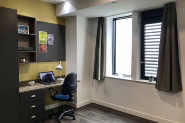 Deluxe Studio - Image 2