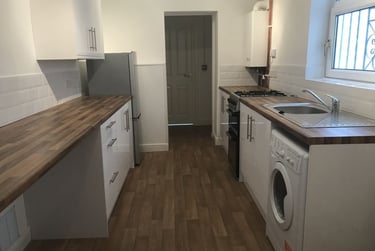 4 bed house, St Thomas, City Centre, Swansea, SA18BH - Image 1