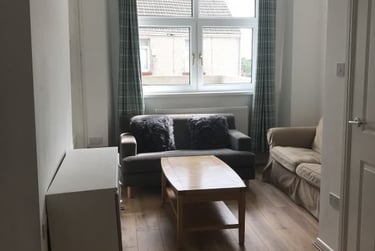 4 bed house, St Thomas, City Centre, Swansea, SA18BH - Image 2