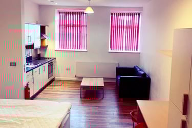 1 bed studio, City Centre, Neath, Swansea, SA15HN - Image 2