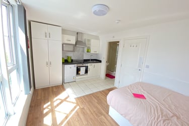 1 bed flat, (Standard Studio), Watkin Road, Freemans Meadow, City Centre, Leicester, LE27HY - Image 4