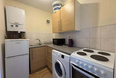 1 bed flat, Roath, Plasnewydd, Cardiff, CF243QX - Image 4