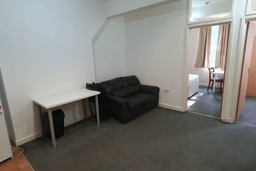 2 bed flat, 4, 2, Adamstown, Cardiff, CF240EW - Image 2