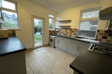 3 bed house, Splott, Cardiff, CF242PH - Image 2