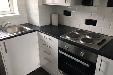 2 bed flat, Port Tennant, St Thomas, Swansea, SA18JN - Image 1