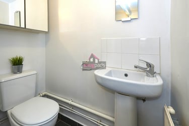 5 bed house, Salford, Irlams O' Th' Height, M67HP - Image 11
