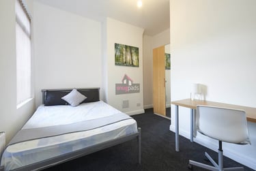 5 bed house, Salford, Irlams O' Th' Height, M67HP - Image 8