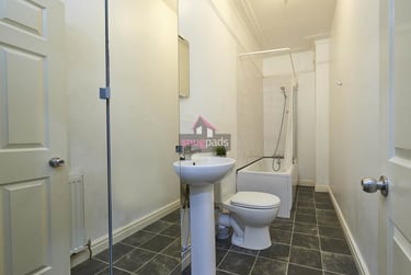 5 bed house, Salford, Irlams O' Th' Height, M67HP - Image 10
