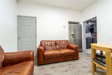 5 bed house, Umberslade Road, Selly Park, Birmingham, B297RZ - Image 2