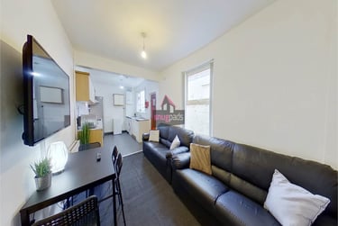 6 bed house, Salford, Langworthy, M65PP - Image 1