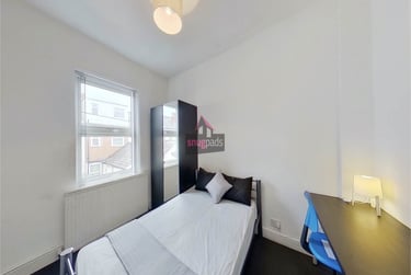 6 bed house, Salford, Langworthy, M65PP - Image 5