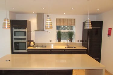 6 bed house, Mount Pleasant, Swansea, SA16EJ - Image 1