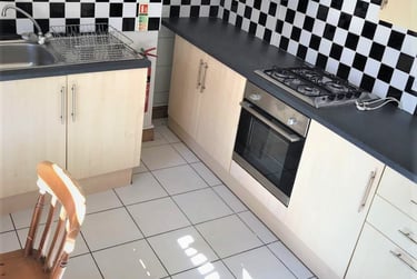 8 bed house, Brynmill, Swansea, SA14NE - Image 3