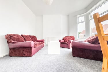 2 bed flat, Cathays, Cardiff, CF244RB - Image 2
