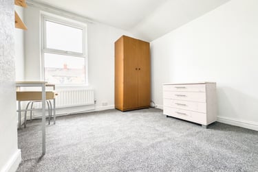 2 bed flat, Cathays, Cardiff, CF244RB - Image 4