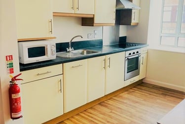 1 bed studio, City Centre, Neath, Swansea, SA15HN - Image 1