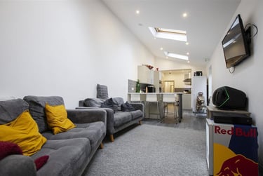 6 bed house, Selly Hill Road, Selly Park, Birmingham, B297DL - Image 2