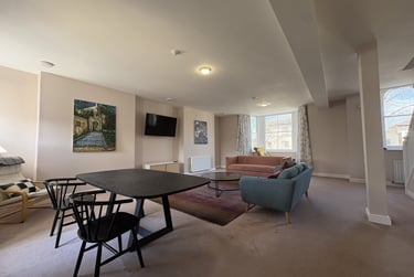 3 bed flat, Roath, Adamstown, Cardiff, CF243FR - Image 1