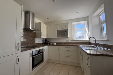 3 bed flat, Roath, Adamstown, Cardiff, CF243FR - Image 5
