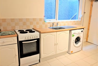 4 bed house, St Thomas, Swansea, SA18HE - Image 2