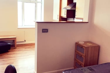 1 bed studio, City Centre, Neath, Swansea, SA15HN - Image 3