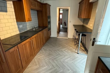 5 bed house, St Thomas, Port Tennant, Swansea, SA18PB - Image 1