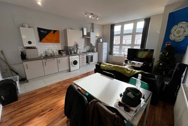 2 bed flat, London Road, Highfields, Leicester, LE20QS - Image 1