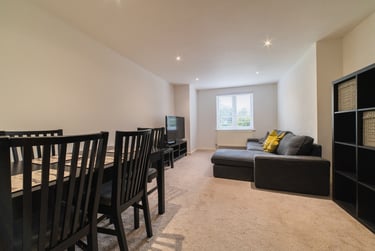 2 bed flat, Cardiff Bay, City Centre, Cardiff, CF104DA - Image 1