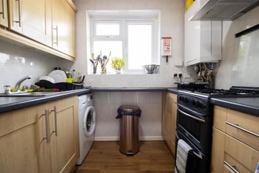 2 bed flat, Lodge Hill Road, Selly Oak, Birmingham, B296NL - Image 3