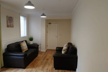 5 bed house, Port Tenant, St Thomas, Swansea, SA18NB - Image 2