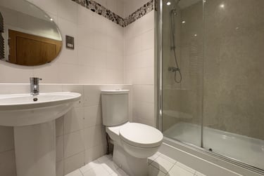 2 bed flat, City Centre, Cardiff, CF102FJ - Image 7