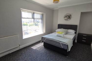 3 bed house, St Thomas, City Centre, Swansea, SA18BB - Image 1