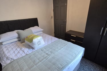 3 bed house, St Thomas, City Centre, Swansea, SA18BB - Image 3