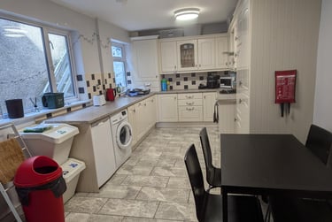 4 bed house, St Thomas, Swansea, SA18HE - Image 2