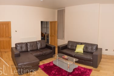 2 bed flat, (En-suites), Knighton Road, Stoneygate, Leicester, LE23HL - Image 2