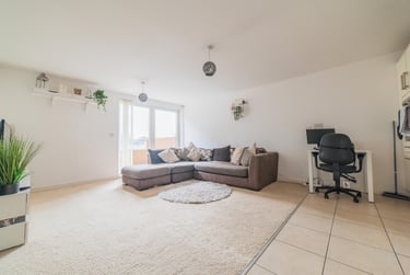 2 bed flat, Cardiff Bay, Grangetown, Cardiff, CF105NX - Image 1