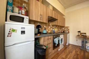 1 bed house, Cathays, Cardiff, CF103EE - Image 2